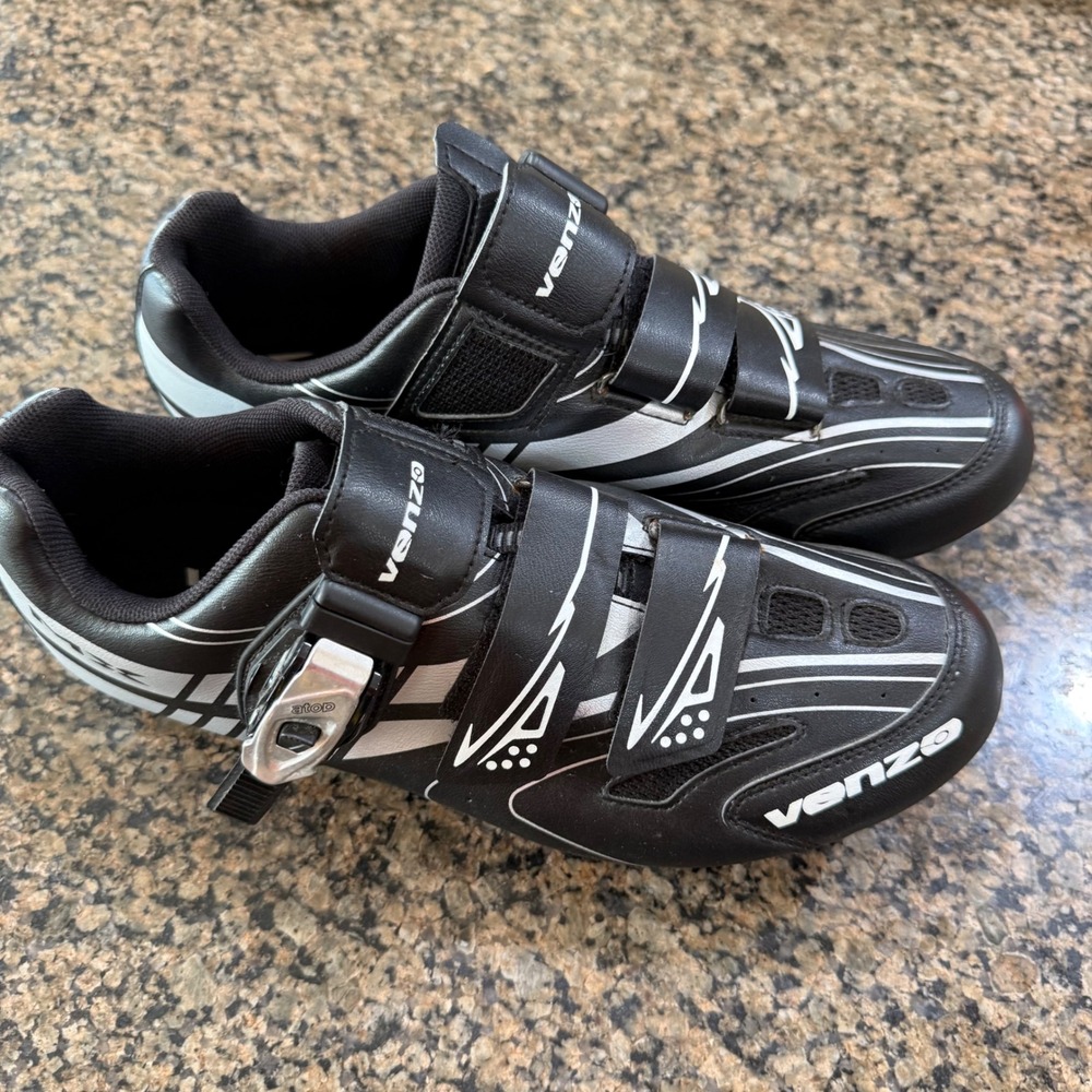 Venzo MX Mountain Bike Shoes Black Silver SZ 8‎ EU 42 Atop Buckle SPD Compatible
